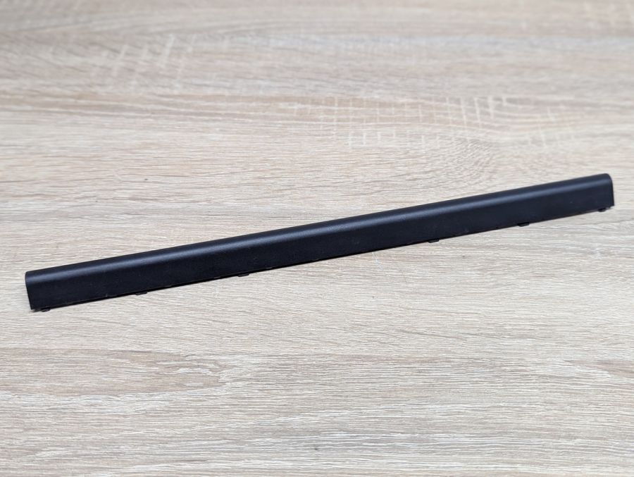 Б/В Заглушка петель для ноутбука Dell Latitude 3450