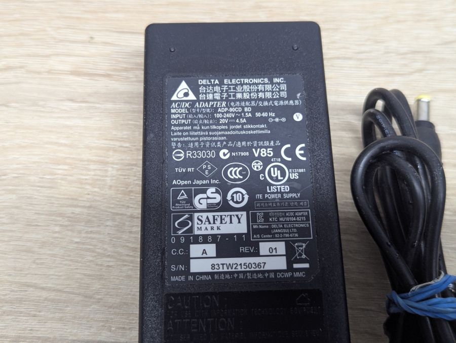 Б/В Блок живлення Delta 90W,20V,4.5A,5.5 х 2.5 мм
