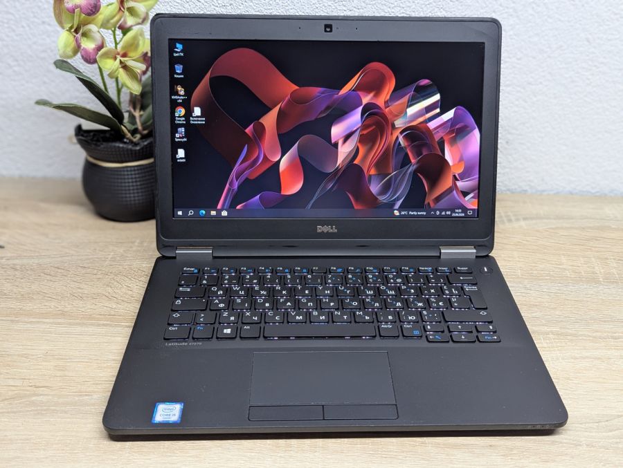 Ноутбук Б/В Dell Latitude E7270, Intel Core i5-6300U, DDR4 8 GB, SSD 256GB, 12" HD