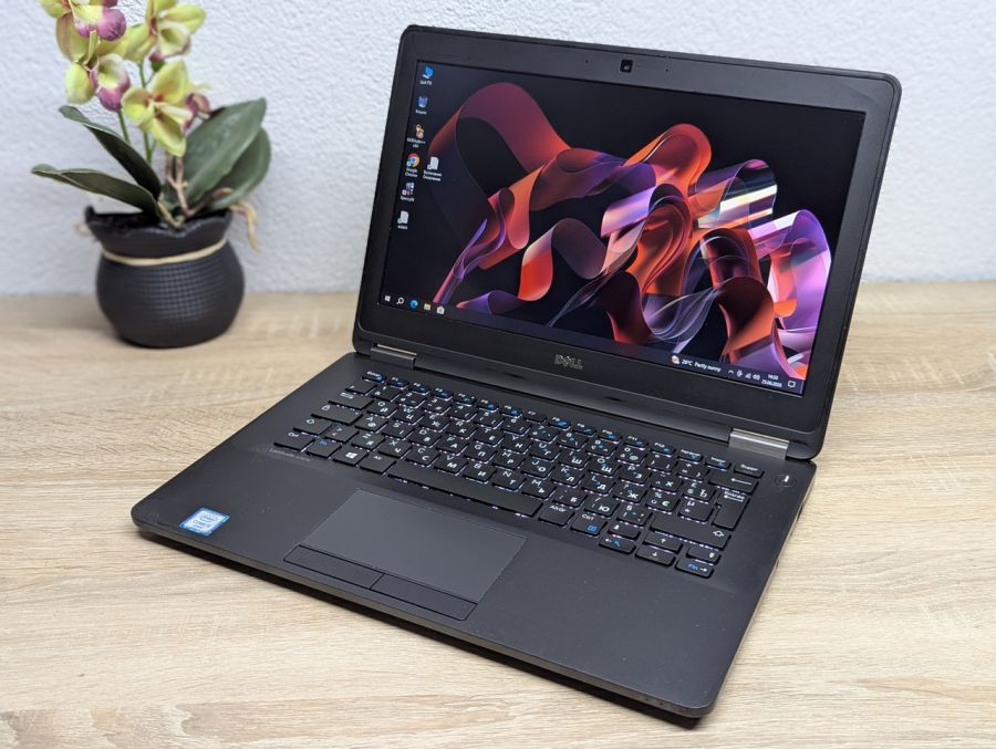 Ноутбук Б/В Dell Latitude E7270, Intel Core i5-6300U, DDR4 8 GB, SSD 256GB, 12" HD