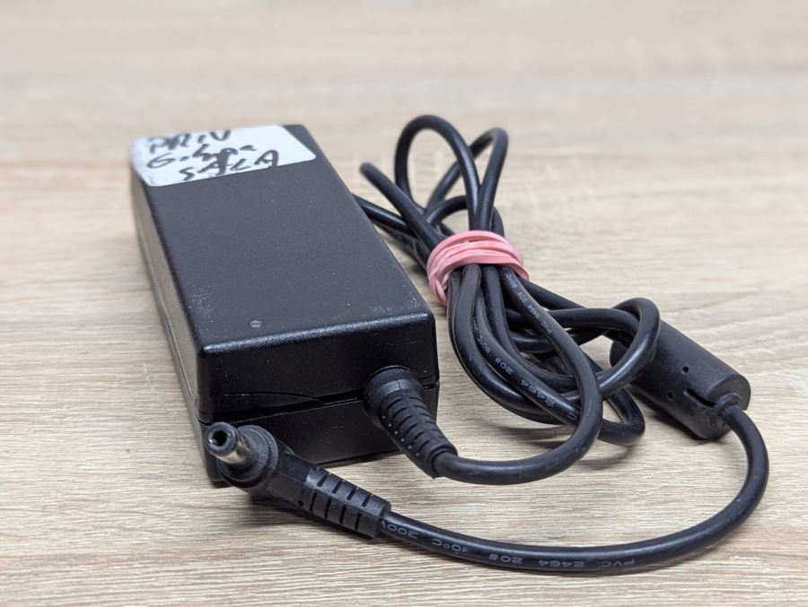 Б/В Блок живлення Fujitsu ADP-65JH AD,65W,20V,3.25A,5.5 x 2.5 мм