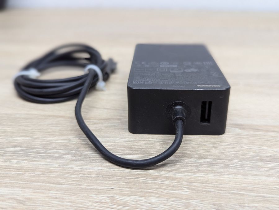 Б/В Блок живлення Microsoft Surface 1706,65W,15V,4A,Surface Connect