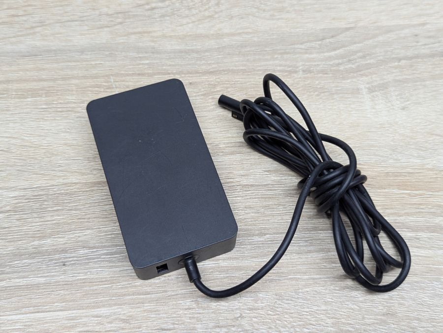Б/В Блок живлення Microsoft Surface 1625,36W,12V,2.58A,Surface Connect