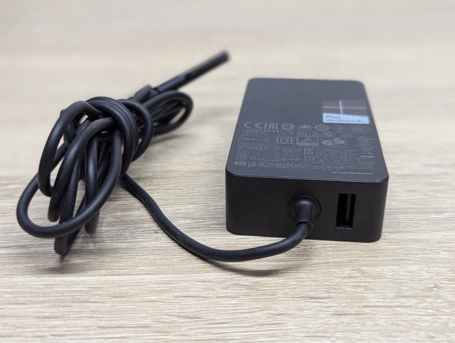 Б/В Блок живлення Microsoft Surface 1625,36W,12V,2.58A,Surface Connect