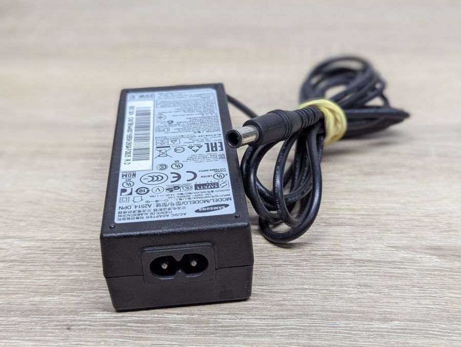 Б/В Блок живлення Samsung A2514_DPN,25W,14V,1.79A,6.5 x 4.4 мм