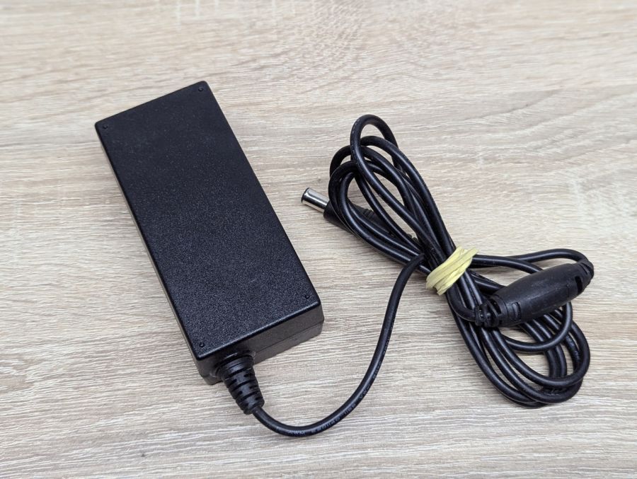 Б/В Блок живлення Samsung A2514_DPN,25W,14V,1.79A,6.5 x 4.4 мм