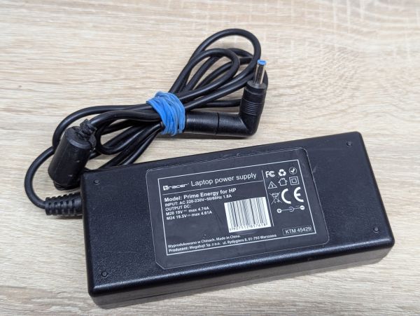 Б/В Універсальний блок живлення Tracer 90W,19V,4.74A,4.5 x 3.0 мм [ProductHub SKU Tracer4.5x3.0]