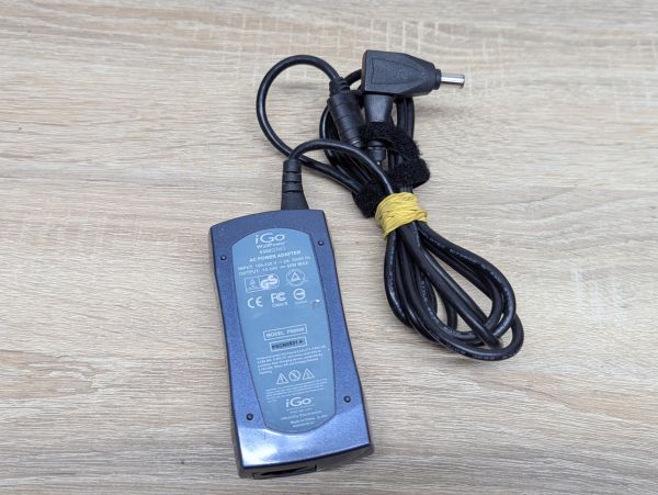 Б/В Універсальний блок живлення iGo WallPower 65W, від 15V до 24 V, 6.5 x 4.4 мм