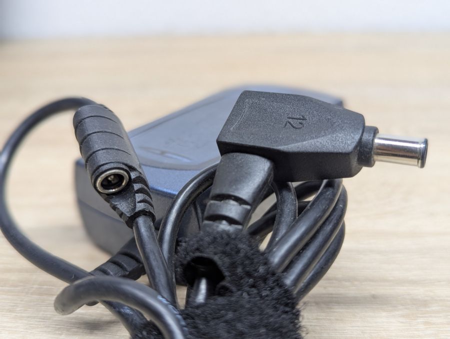 Б/В Універсальний блок живлення iGo WallPower 65W, від 15V до 24 V, 6.5 x 4.4 мм