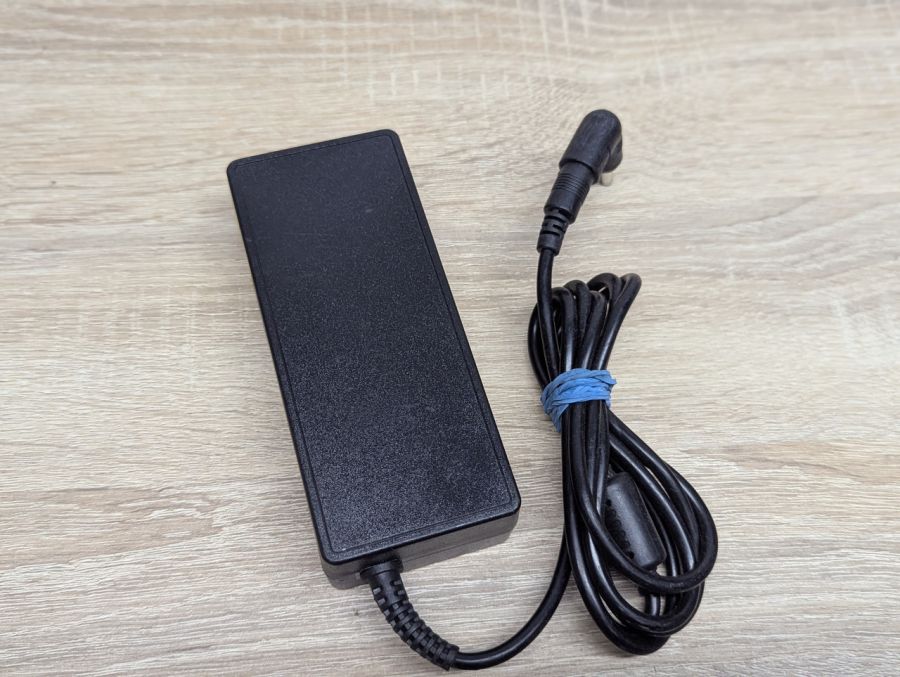 Б/В Блок живлення Xssive XSS-ULC1, 90 Вт,19.5V,4.62A,4.5x3.0мм