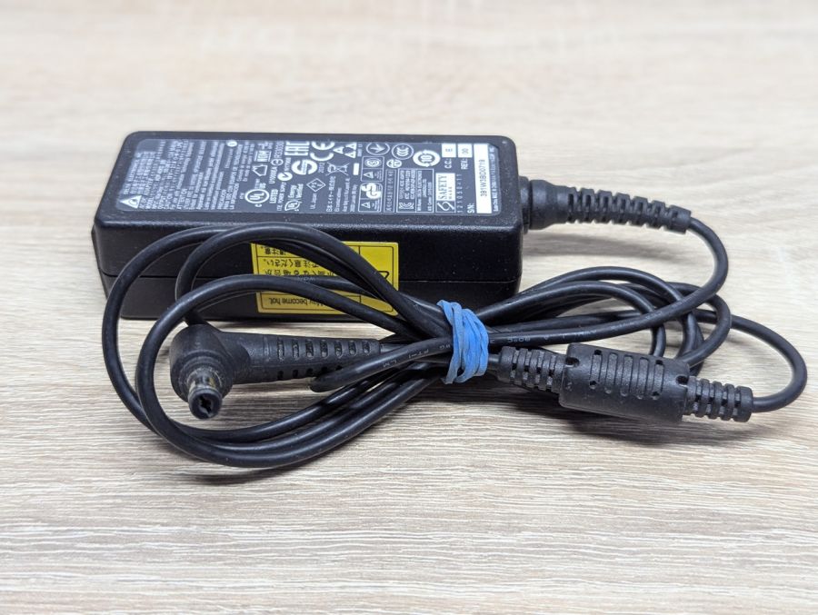 Б/В Блок живлення Delta Electronics ADP-40KD BB,40W,19V,2.1A,5.5 x 1.7 мм