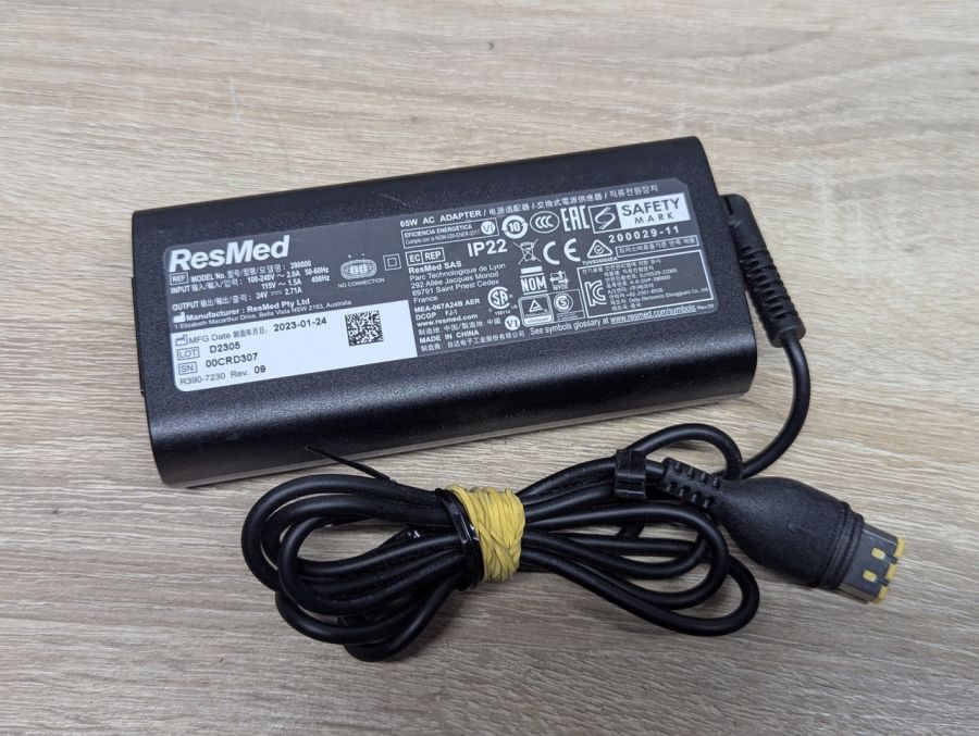 Б/В Блок живлення для медичного обладнання ResMed 390000,65W,24 V,2.71 A,роз'єм ResMed
