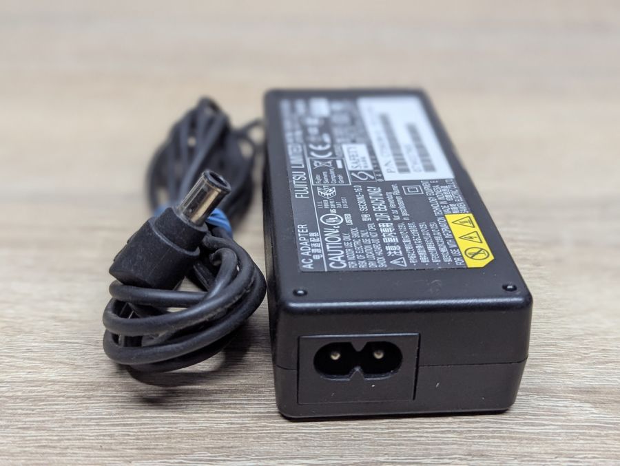 Б/В Блок живлення Fujitsu SEC80N2,60W,16 V, 3.75 A,6.0 x 4.4 мм