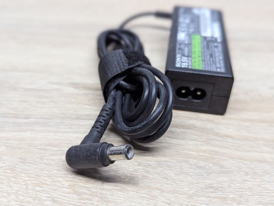 Б/В Блок живлення Sony VGP-AC19V39,40W,19.5 V,2 A,6.5 x 4.4 мм