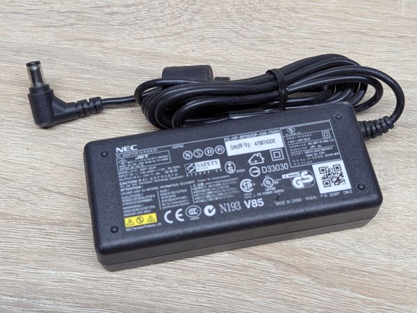 Б/В Блок живлення NEC ADP-60JH,60W,15V,4A,6.3 x 3.0 мм