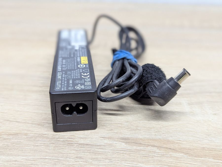 Б/В Блок живлення Fujitsu PXW1637N,60W,16 V,3.75 A,6.5 x 4.4 мм