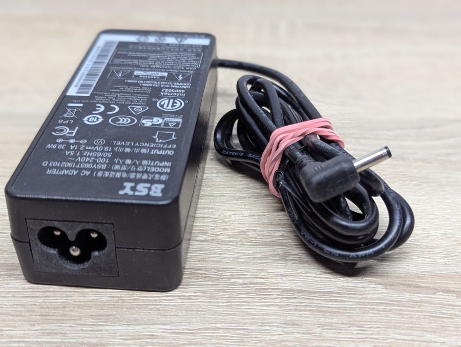 Б/В Блок живлення BSY 40W,19V,2.1A,3.0 x 1.1 мм