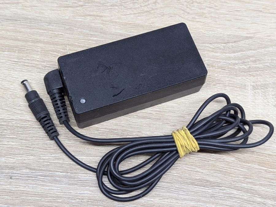 Б/В Блок живлення Huntkey HKA06519034,65W,19V,3.42A,5.5 x 2.5 мм