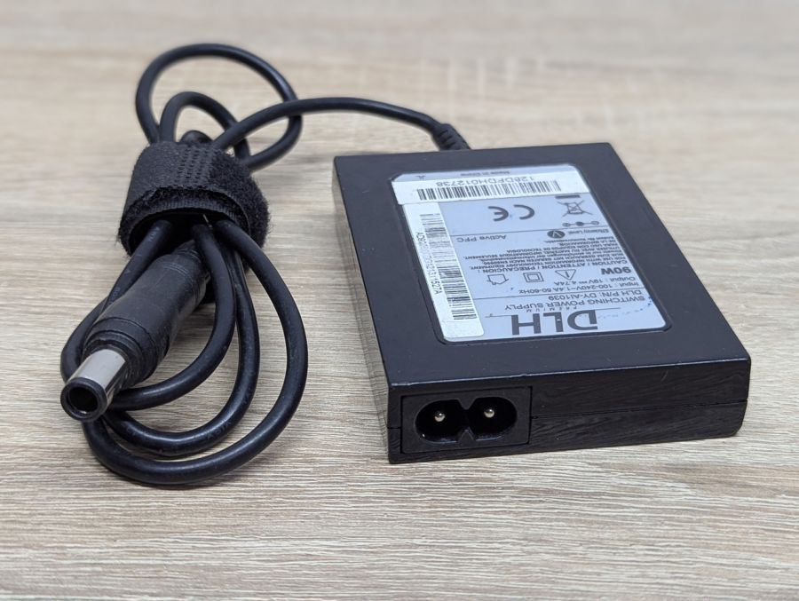 Б/В Блок живлення DLH DY-AI1059,90W,19V,4.74A,7.4 x 5.0 мм