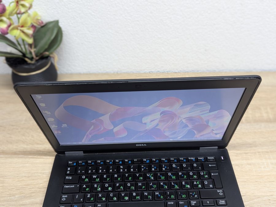 Ноутбук Б/В Dell Latitude E7270, Intel Core i5-6300U, DDR4 8 GB, SSD 256GB, 12" HD