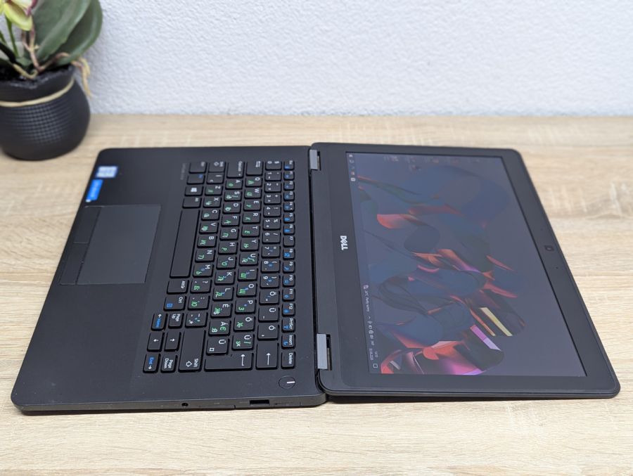 Ноутбук Б/В Dell Latitude E7270, Intel Core i5-6300U, DDR4 8 GB, SSD 256GB, 12" HD