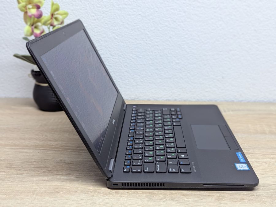 Ноутбук Б/В Dell Latitude E7270, Intel Core i5-6300U, DDR4 8 GB, SSD 256GB, 12" HD