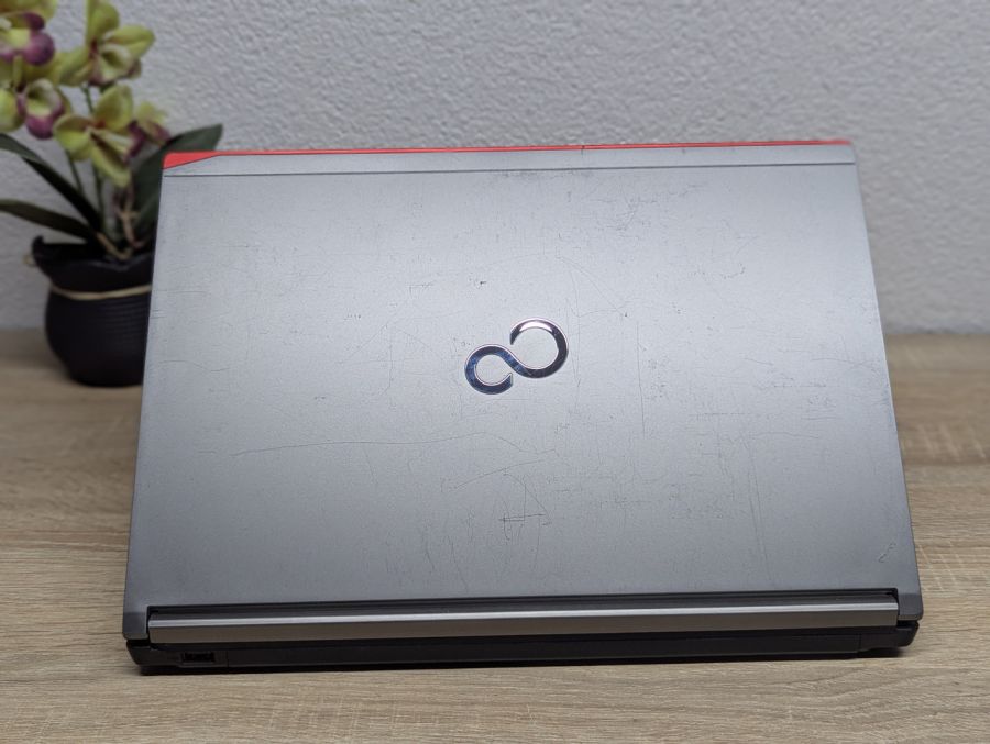 Ноутбук Б/В Fujitsu E744, Intel Core i5-4210M, DDR3 8 GB, SSD 128GB, 14" HD