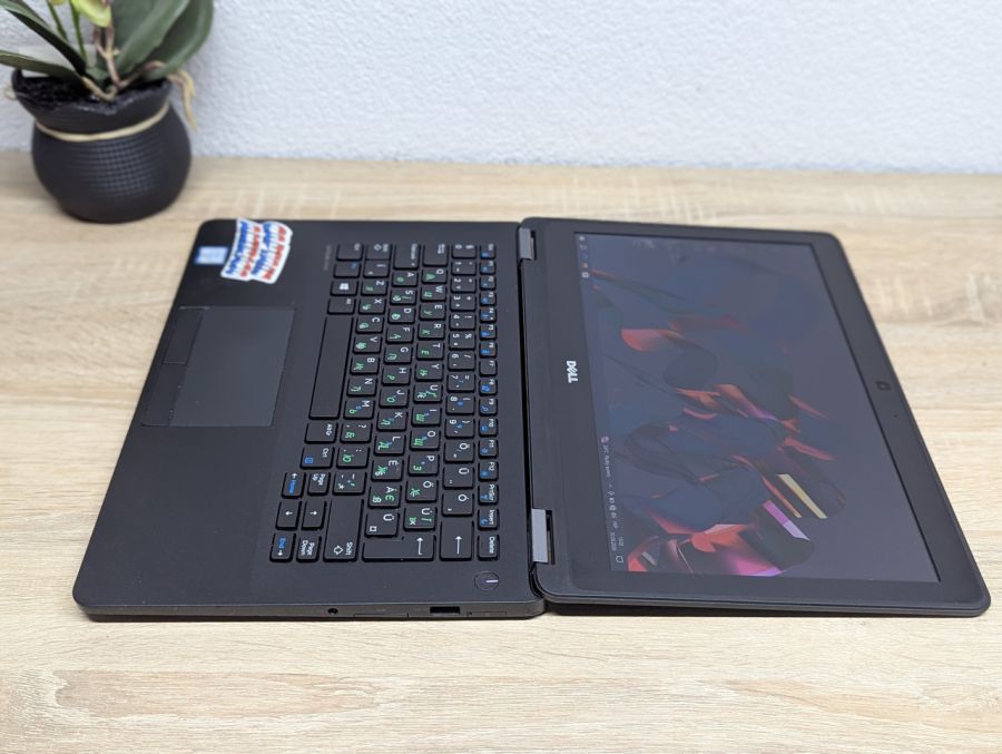 Ноутбук Б/В Dell Latitude E7270, Intel Core i5-6300U, DDR4 8 GB, SSD 256GB, 12" HD