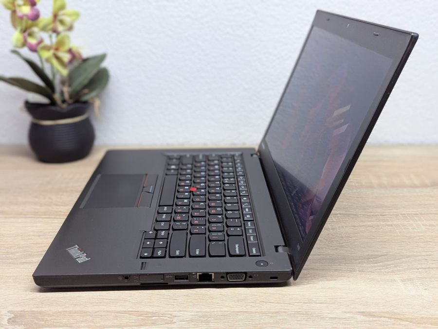 Ноутбук Б/В Lenovo ThinkPad T450, Intel Core i5-5300U, DDR3 8 GB, SSD 120GB, 14" HD