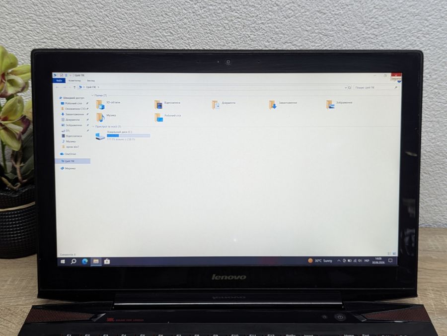 Ноутбук Б/В Lenovo IdeaPad Y50-70, Intel Core i7-4700HQ, DDR3 16 GB, SSD 256GB, NVIDIA GeForce GTX 860M 4Gb, 15.6" Full HD