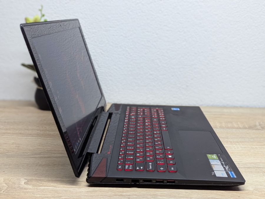 Ноутбук Б/В Lenovo IdeaPad Y50-70, Intel Core i7-4700HQ, DDR3 16 GB, SSD 256GB, NVIDIA GeForce GTX 860M 4Gb, 15.6" Full HD