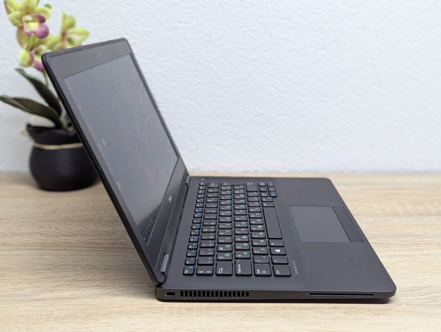 Ноутбук Б/В Dell Latitude E7270, Intel Core i5-6300U, DDR4 8 GB, SSD 256GB, 12" HD