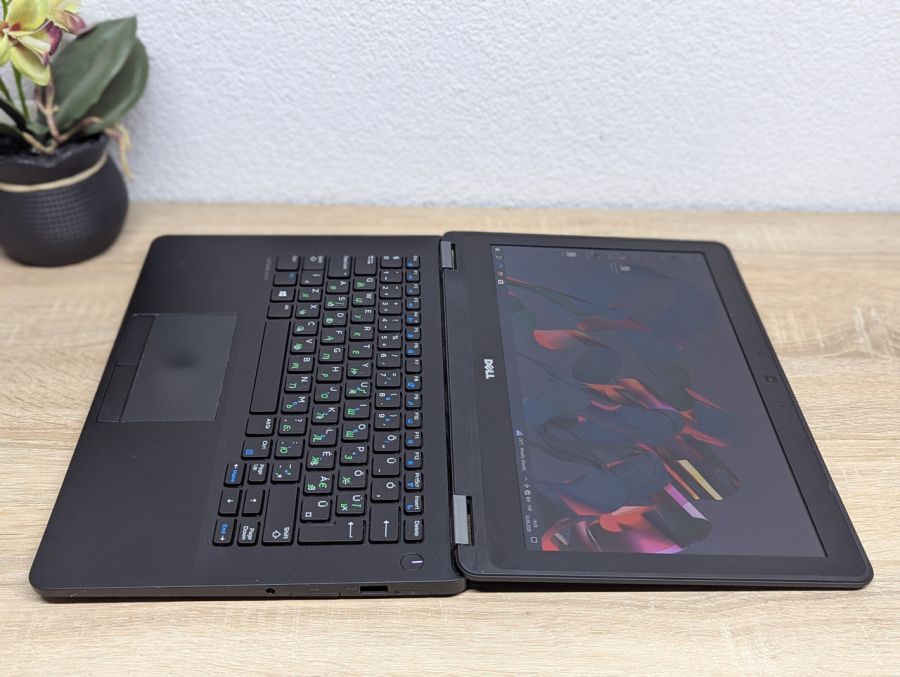 Ноутбук Б/В Dell Latitude E7270, Intel Core i5-6300U, DDR4 8 GB, SSD 256GB, 12" HD