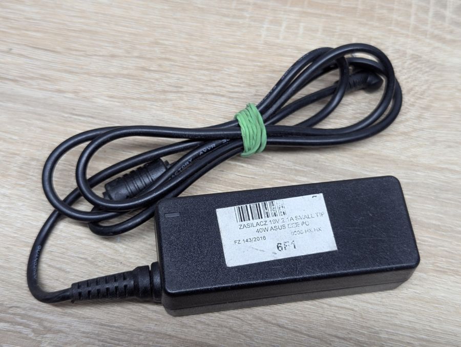 Б/В Блок живлення 40W,19V,2.1A,2.5 x 0.7 мм