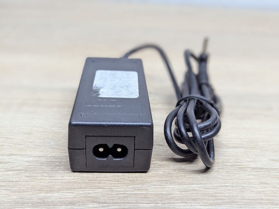 Б/В Блок живлення 40W 19V 2.1A 3.0 х 1.1 мм