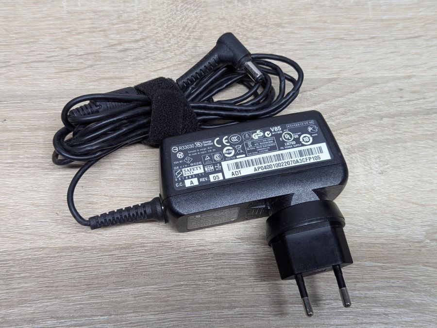 Б/В Блок живлення Delta Electronics ADP-40TH A,40W,19V,2.15A,5.5 х 1.7 мм