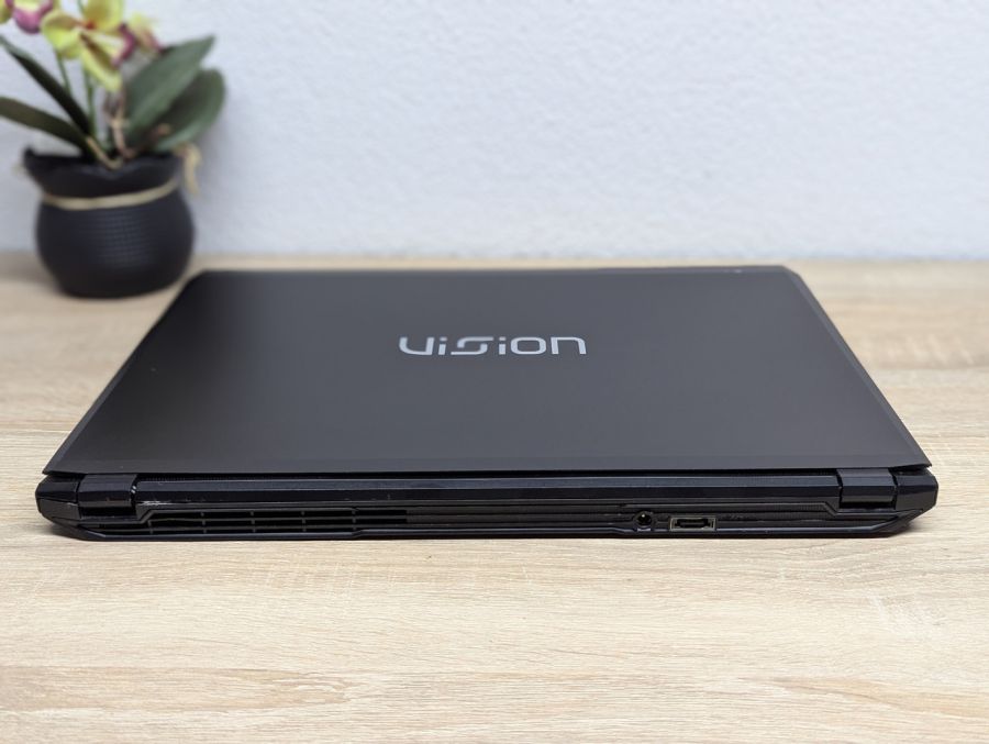 Ноутбук Б/В Clevo Vision P65 P67SE, Intel Core i7-4710HQ, DDR3 16 GB, SSD 256GB, NVIDIA GeForce GTX 970M 3Gb, 15.6" Full HD