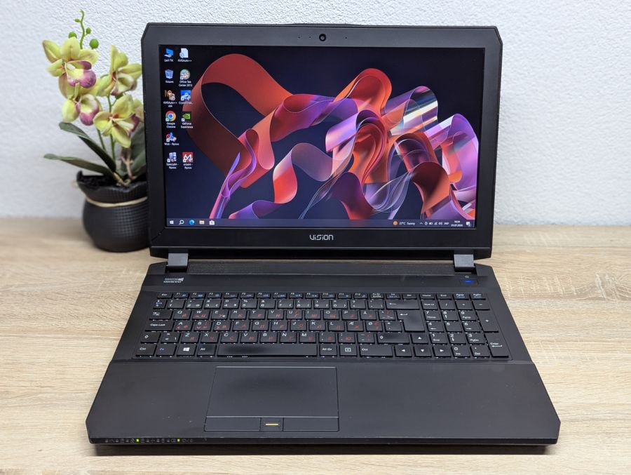Ноутбук Б/В Clevo Vision P65 P67SE, Intel Core i7-4710HQ, DDR3 16 GB, SSD 256GB, NVIDIA GeForce GTX 970M 3Gb, 15.6" Full HD