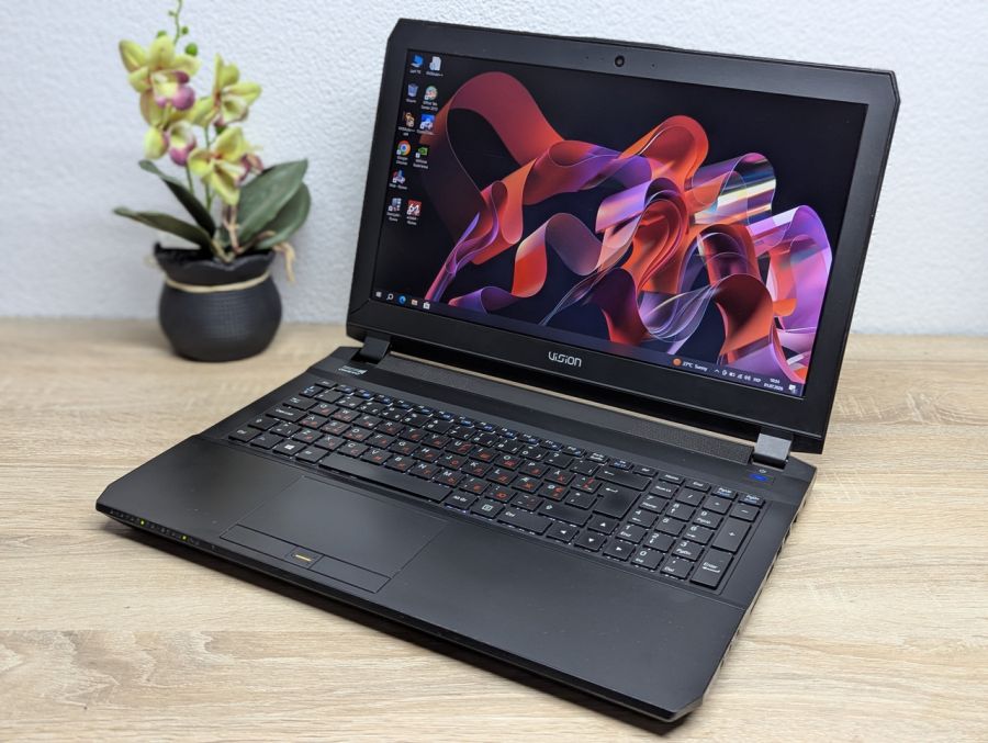 Ноутбук Б/В Clevo Vision P65 P67SE, Intel Core i7-4710HQ, DDR3 16 GB, SSD 256GB, NVIDIA GeForce GTX 970M 3Gb, 15.6" Full HD