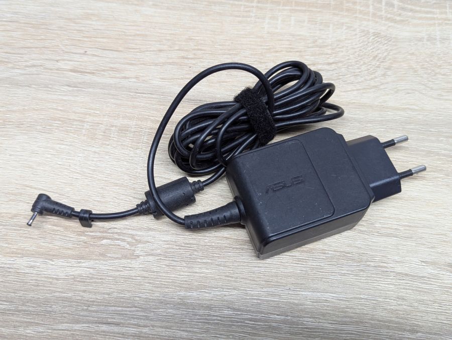 Б/В Блок живлення Asus 30W,19V,1.58A,2.5 х 0.7 мм