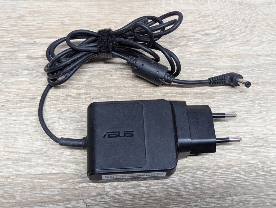 Б/В Блок живлення Asus AD820M2,24W,12V,2A,4.8 х 1.7 мм [ProductHub SKU AD820M2]