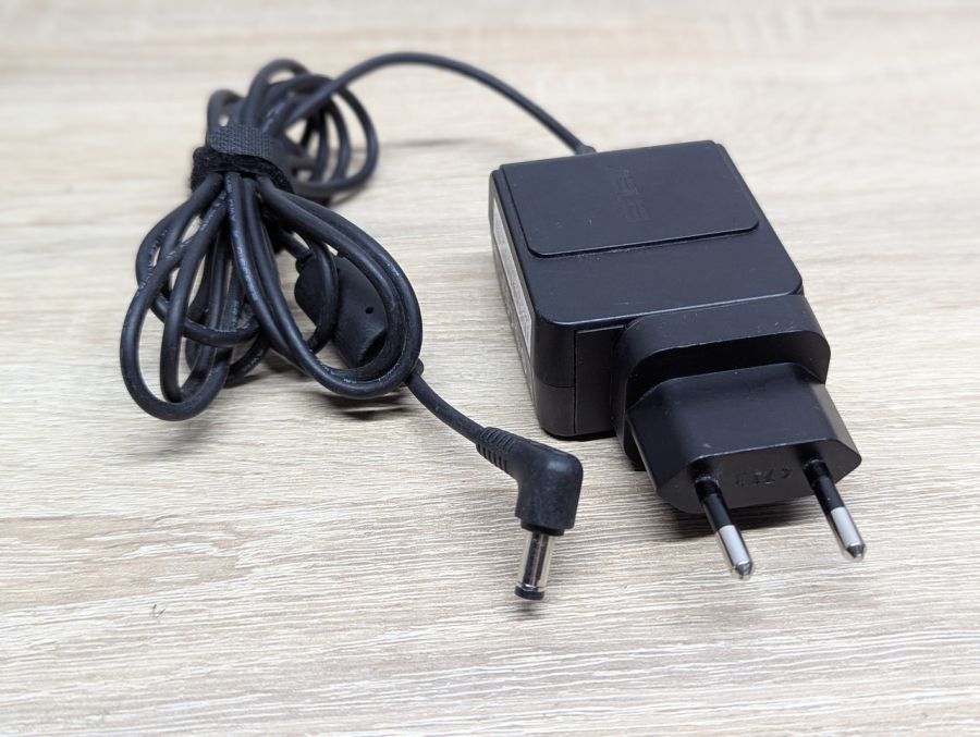 Б/В Блок живлення Asus AD820M2,24W,12V,2A,4.8 х 1.7 мм [ProductHub SKU AD820M2]
