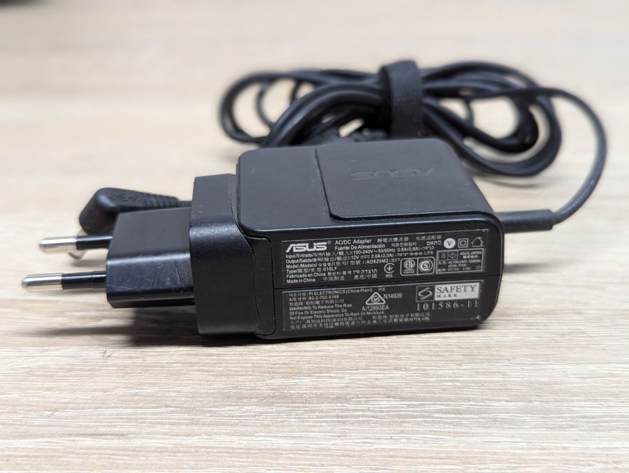 Б/В Блок живлення Asus AD820M2,24W,12V,2A,4.8 х 1.7 мм [ProductHub SKU AD820M2]