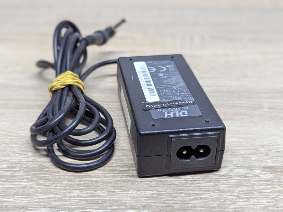 Б/В Блок живлення DLH DY-AI3142,45W,19V,2.37A,4.0 х 1.35 мм