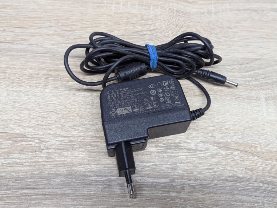 Б/В Блок живлення Logitech 18W,12V,1.5A,4.0 мм х 1.7 мм
