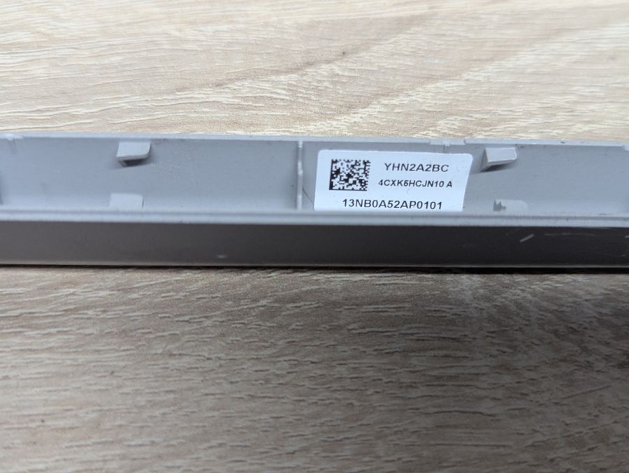 Б/В Заглушка завіс для ноутбука ASUS K501