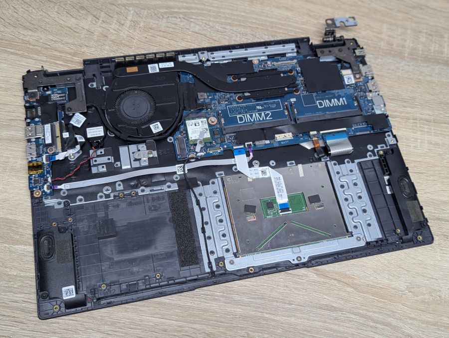 Б/В Коплект корпусу з материнською платою Core i5-10210U для Dell Latitude 3510