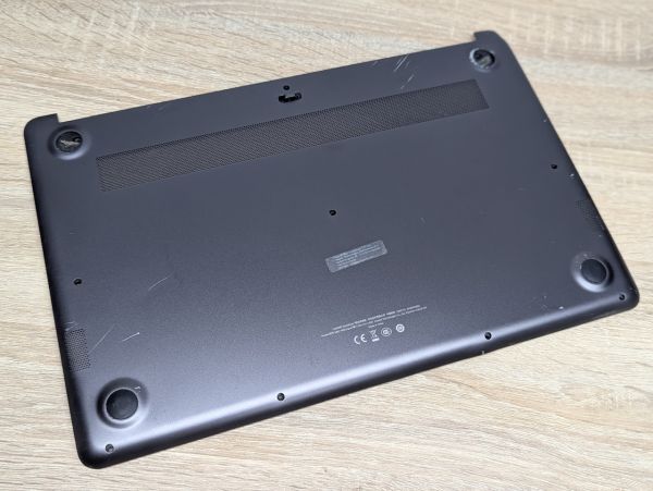 Б/В Піддон для ноутбка Huawei MateBook D15