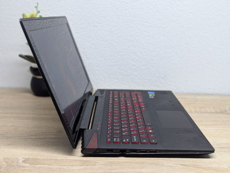 Уцінка! Ноутбук Б/В Lenovo IdeaPad Y50-70, Intel Core i7-4720HQ, DDR3 16 GB, SSD 256GB, NVIDIA GeForce GTX 960M 2Gb, 15.6" Full HD
