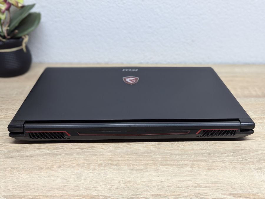 Ноутбук Б/В MSI MS-GL62 6QF, Intel Core i5-7300HQ, DDR4 16 GB, SSD 256GB + SSD 500GB, GTX 1050 2Gb, Full HD